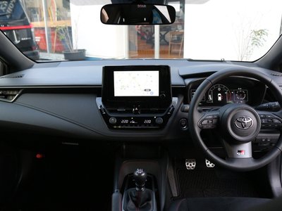 صورة 13 لـ 2025 Toyota GR COROLLA