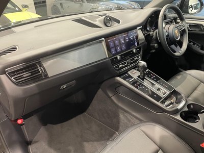 صورة مصغرة 75 لـ 2023 Porsche MACAN
