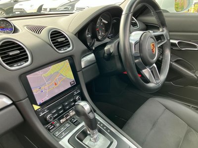 2017 Porsche 718 photo 13