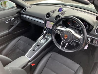 2017 Porsche 718 photo 12