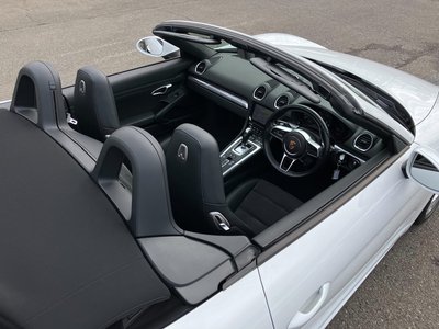 2017 Porsche 718 photo 14