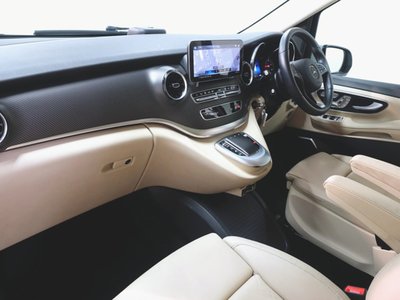 2023 Mercedes-BENZ V-CLASS — миниатюра 11
