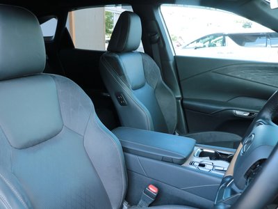 2024 Lexus RX photo 9