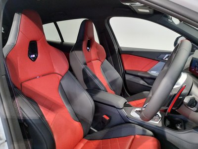 2025 BMW 1 SERIES photo 14