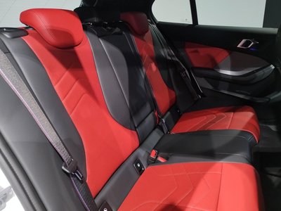 2025 BMW 1 SERIES photo 15