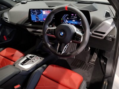 2025 BMW 1 SERIES photo 13