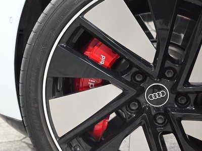 2023 AUDI E-TRON GT QUATTRO thumbnail 32