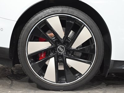 2023 AUDI E-TRON GT QUATTRO thumbnail 35