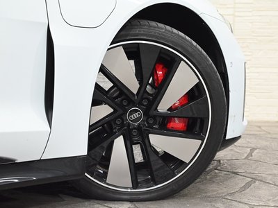 2023 AUDI E-TRON GT QUATTRO thumbnail 34