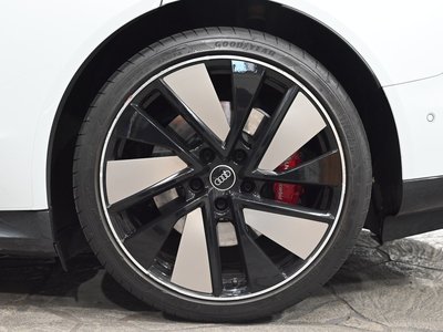 2023 AUDI E-TRON GT QUATTRO thumbnail 33