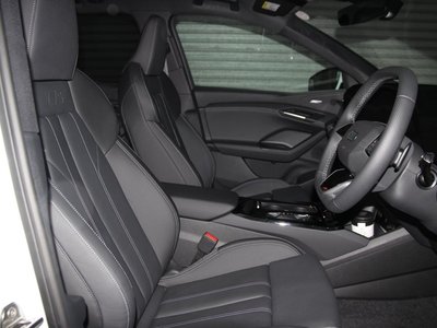 صورة 43 لـ 2025 AUDI Q6 E-TRON