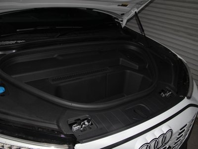 صورة 48 لـ 2025 AUDI Q6 E-TRON
