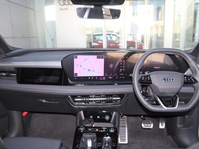 صورة 20 لـ 2025 AUDI Q6 E-TRON