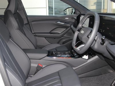 صورة 21 لـ 2025 AUDI Q6 E-TRON