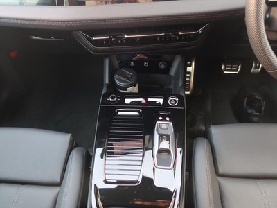 صورة 46 لـ 2025 AUDI Q6 E-TRON