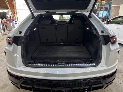 صورة 8 لـ 2019 Lamborghini URUS