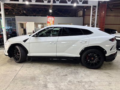 صورة 10 لـ 2019 Lamborghini URUS