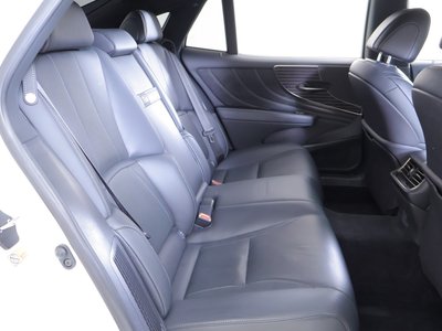 صورة مصغرة 17 لـ 2018 Lexus LS