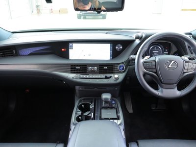صورة مصغرة 6 لـ 2018 Lexus LS