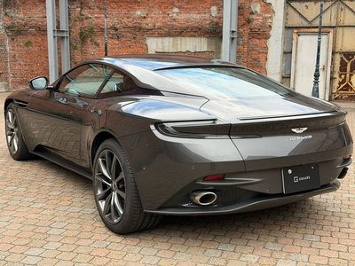 2020 Aston Martin DB11 — фото 11
