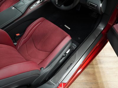 2017 Lexus LC thumbnail 79