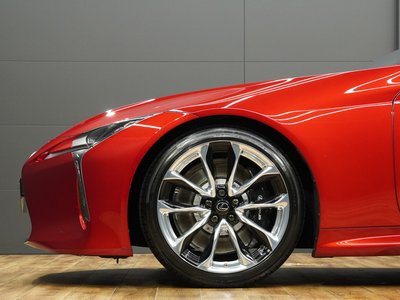 2017 Lexus LC thumbnail 32