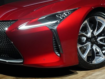 2017 Lexus LC thumbnail 26