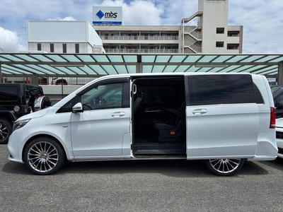 2017 Mercedes-BENZ V-CLASS photo 9