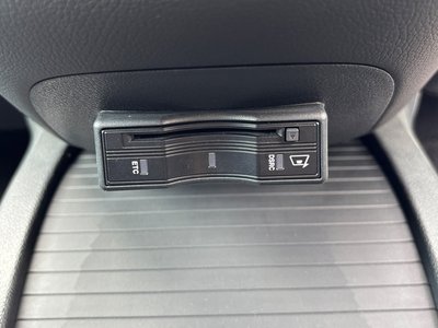 2017 Mercedes-BENZ V-CLASS thumbnail 39