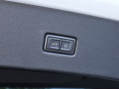 2024 AUDI Q8 thumbnail 57
