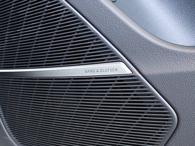 2024 AUDI Q8 thumbnail 31