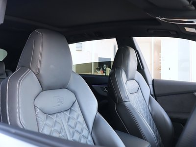 2024 AUDI Q8 photo 3