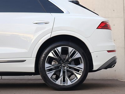 2024 AUDI Q8 thumbnail 22