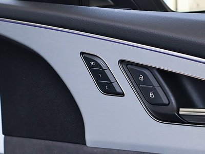2024 AUDI Q8 thumbnail 30