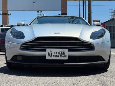 2019 Aston Martin DB11 — фото 2