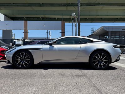 2019 Aston Martin DB11 — фото 7