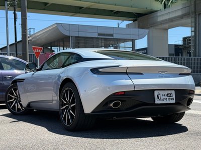 2019 Aston Martin DB11 — фото 6