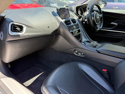 صورة مصغرة 18 لـ 2019 Aston Martin DB11