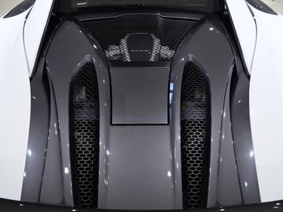 صورة 36 لـ 2020 Mclaren 620R