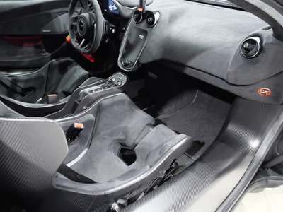 صورة 46 لـ 2020 Mclaren 620R