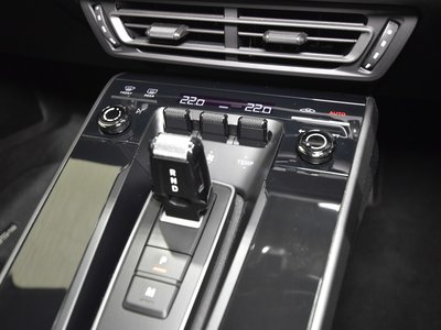 2021 Porsche 911 thumbnail 23