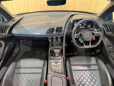 صورة 4 لـ 2020 AUDI R8 SPYDER