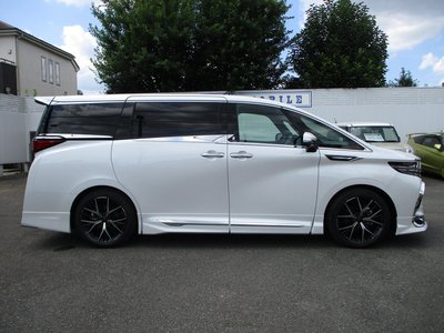 صورة 10 لـ 2024 Toyota ALPHARD