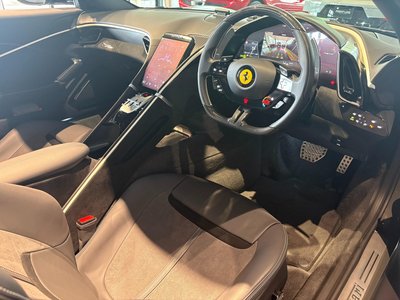 صورة مصغرة 9 لـ 2025 Ferrari ROMA SPIDER