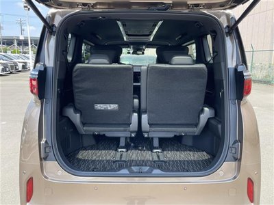 صورة 25 لـ 2024 Toyota ALPHARD