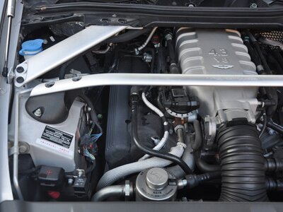صورة 25 لـ 2008 Aston Martin V8