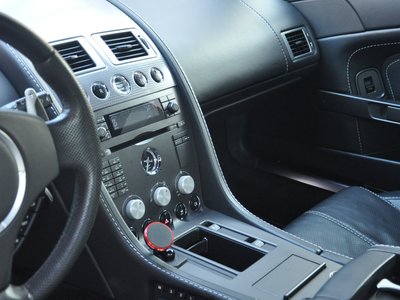 صورة 20 لـ 2008 Aston Martin V8