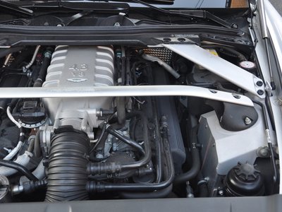 صورة 26 لـ 2008 Aston Martin V8